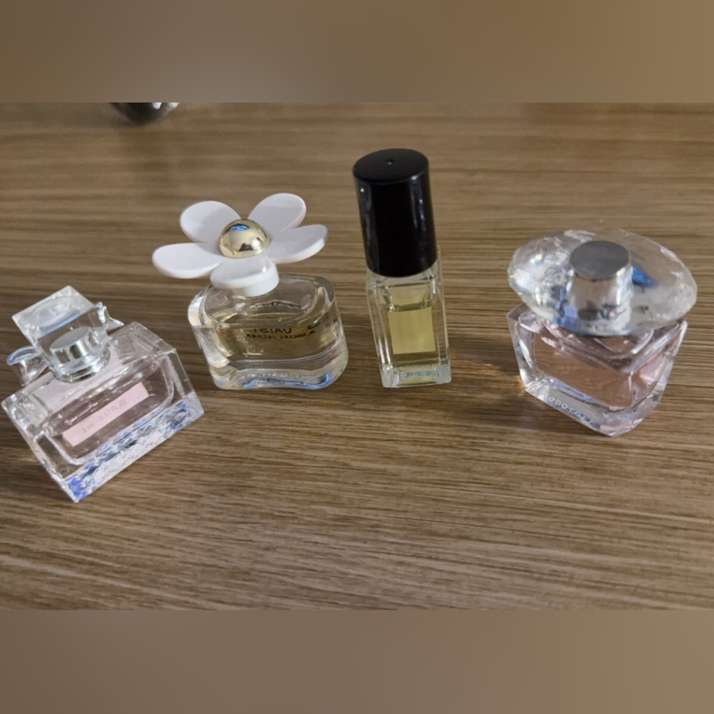 (4) Women's mini Fragrance - Picture 2 of 7